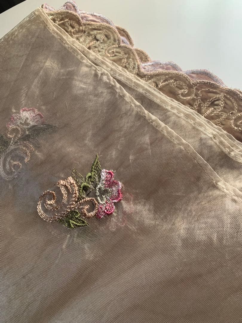 フランスアンティーク　オリジナルプロガントデットストック品のレースのカーテン！