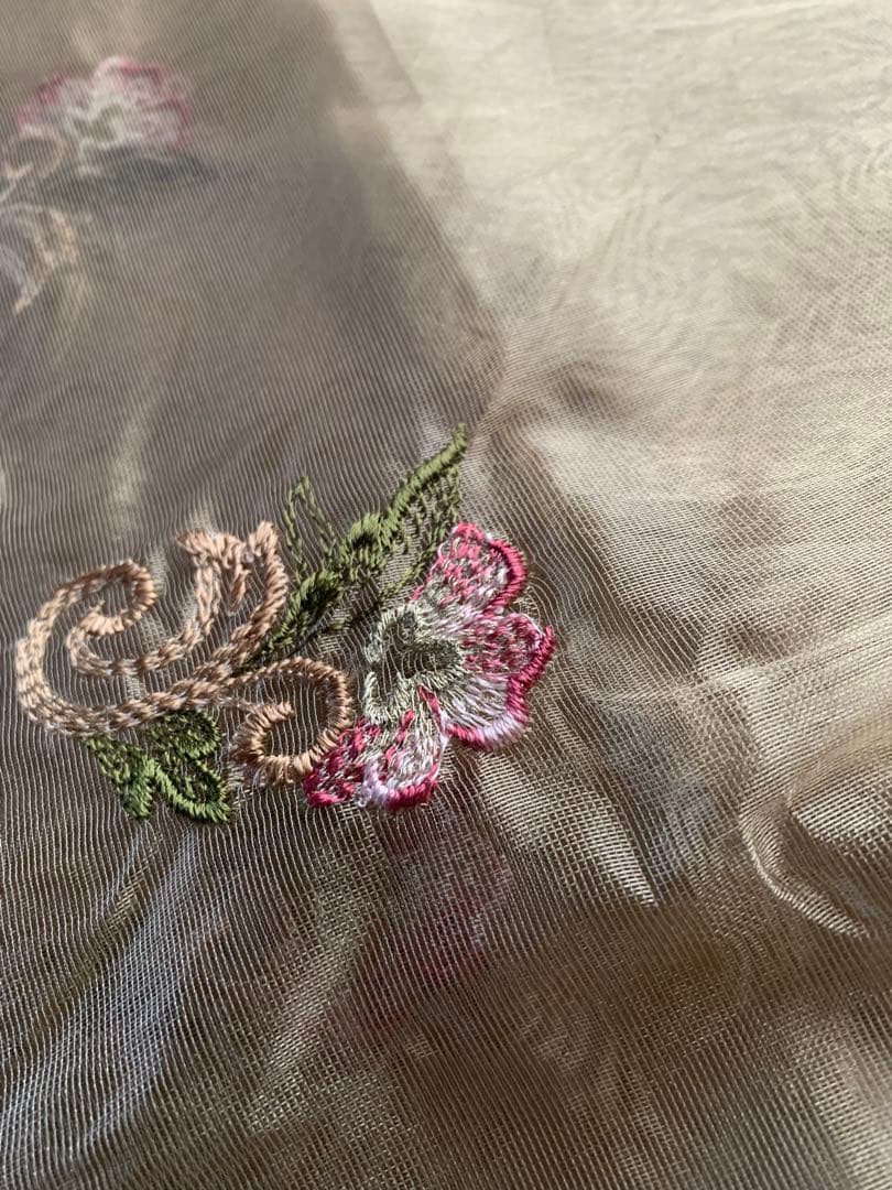 フランスアンティーク　オリジナルプロガントデットストック品のレースのカーテン！