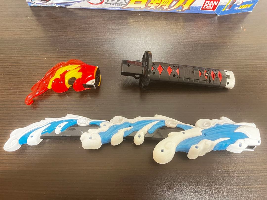 バンダイ 鬼滅の刃 DX日輪刀 竈門炭治郎　我妻善逸　セット