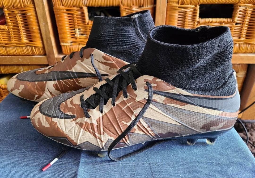 Nike カモフラージュ スパイク