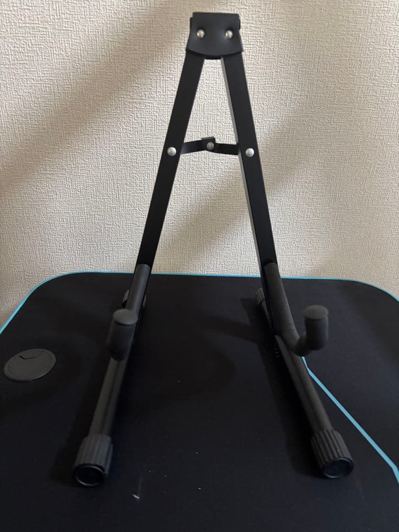 エレキギター 黄色・白　Squier ギターセット全部付き