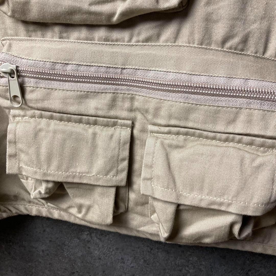 ヴィンテージ　フィッシングベスト　古着　ポケット　背面　ジップ