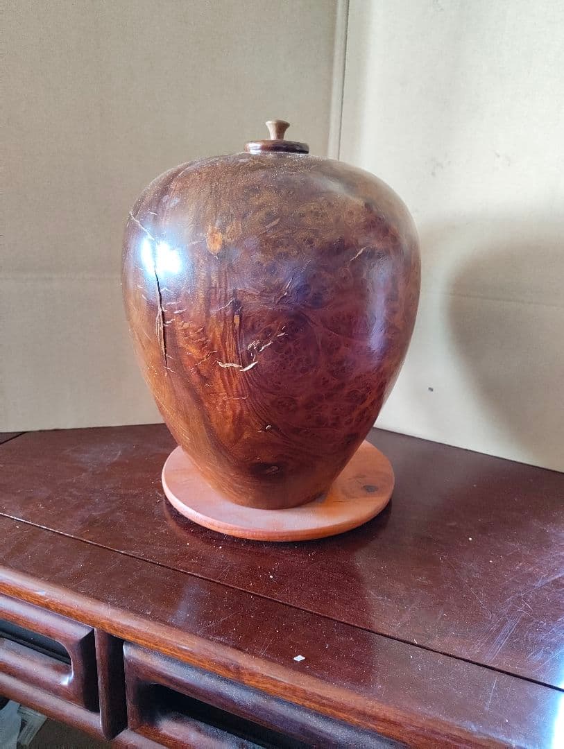 屋久杉飾り壺？ 蓋付き 台座付き