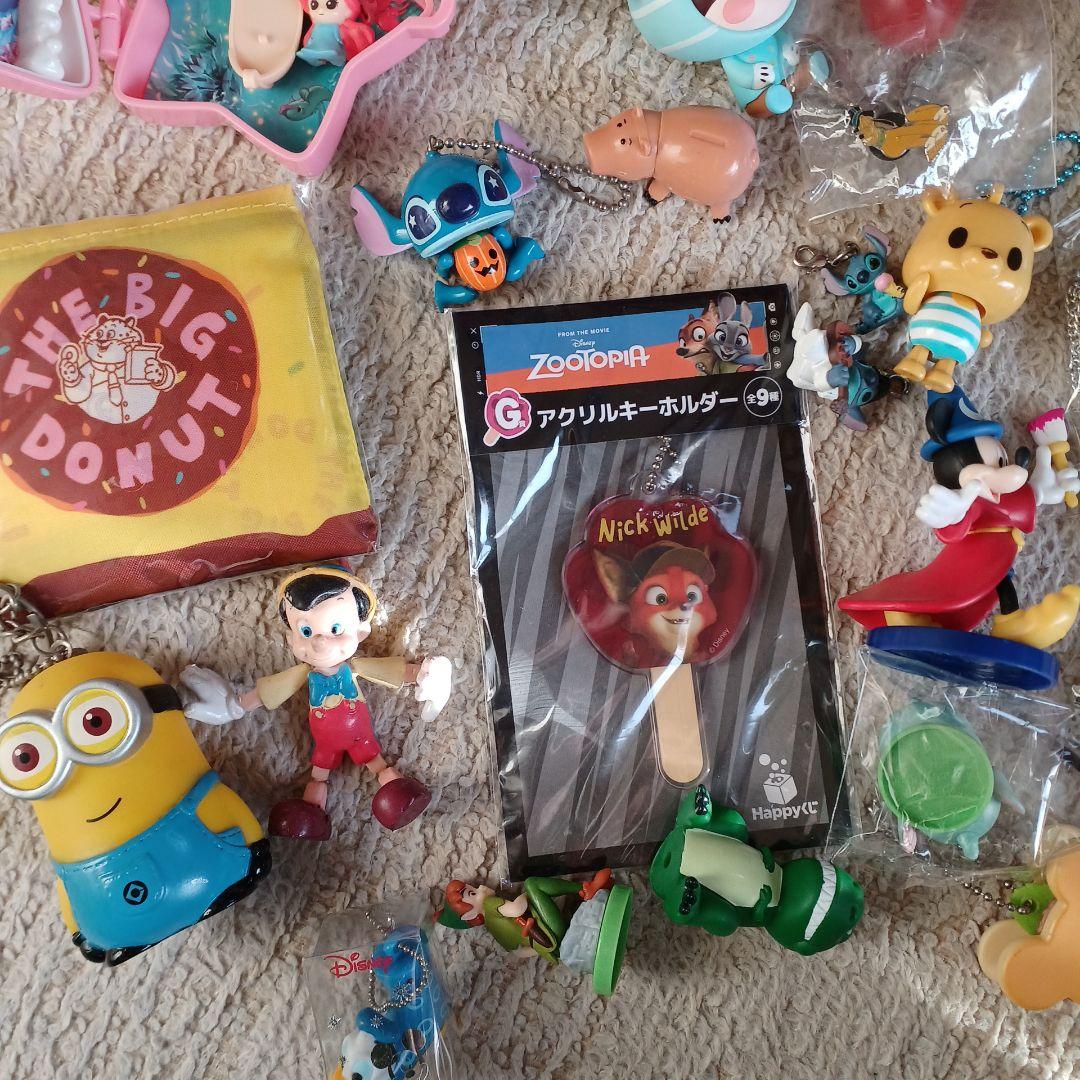 ディズニーグッズ　フィギュア　メダル　ガチャ　弁当箱　大量まとめ売りセット