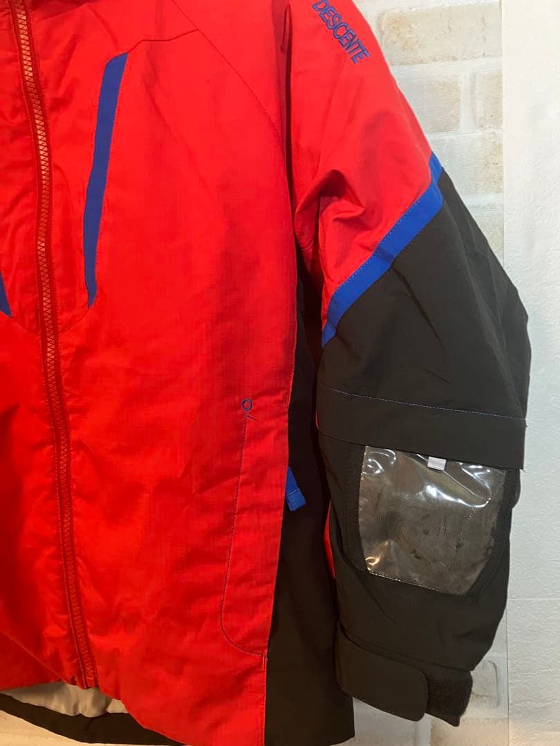 《美品》DESCENTE ジュニア用 スノーウェア 上下セットサイズ140