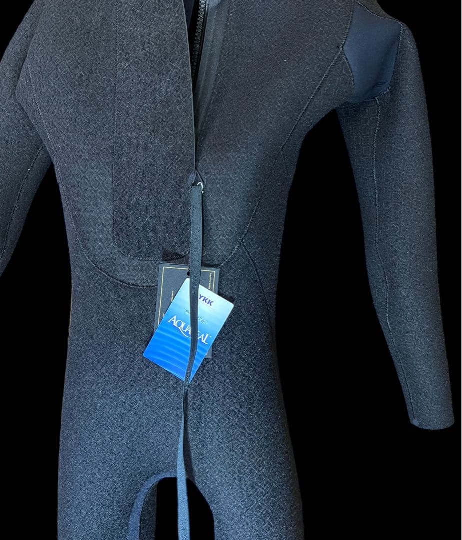 RASHのセミドライスーツ　波乗りジャパンバックアップサポートメーカー