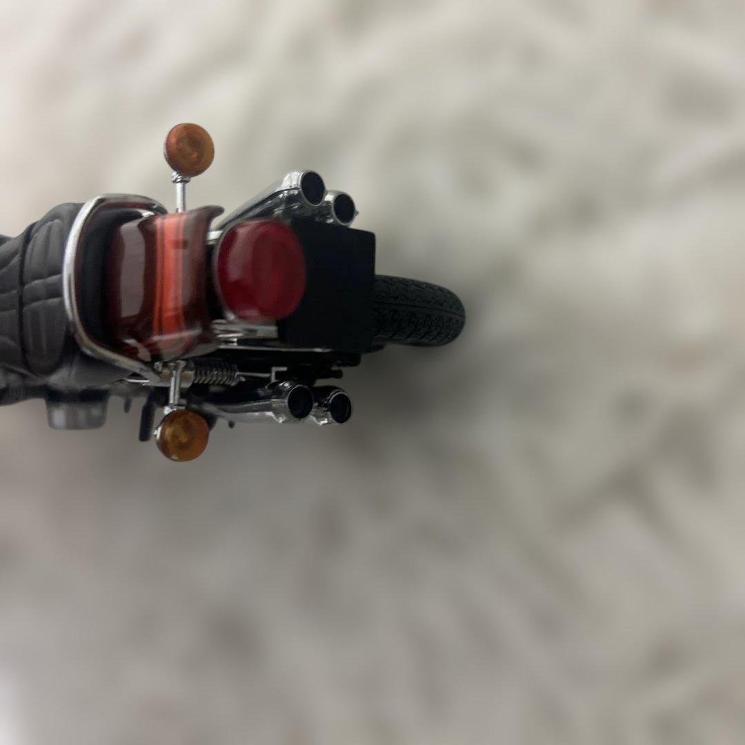 オートバイ・バイク MINICHAMPS Kawasaki Z1 900 1972 1:12