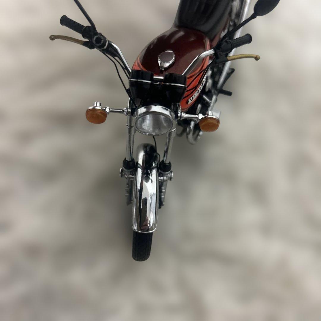 オートバイ・バイク MINICHAMPS Kawasaki Z1 900 1972 1:12
