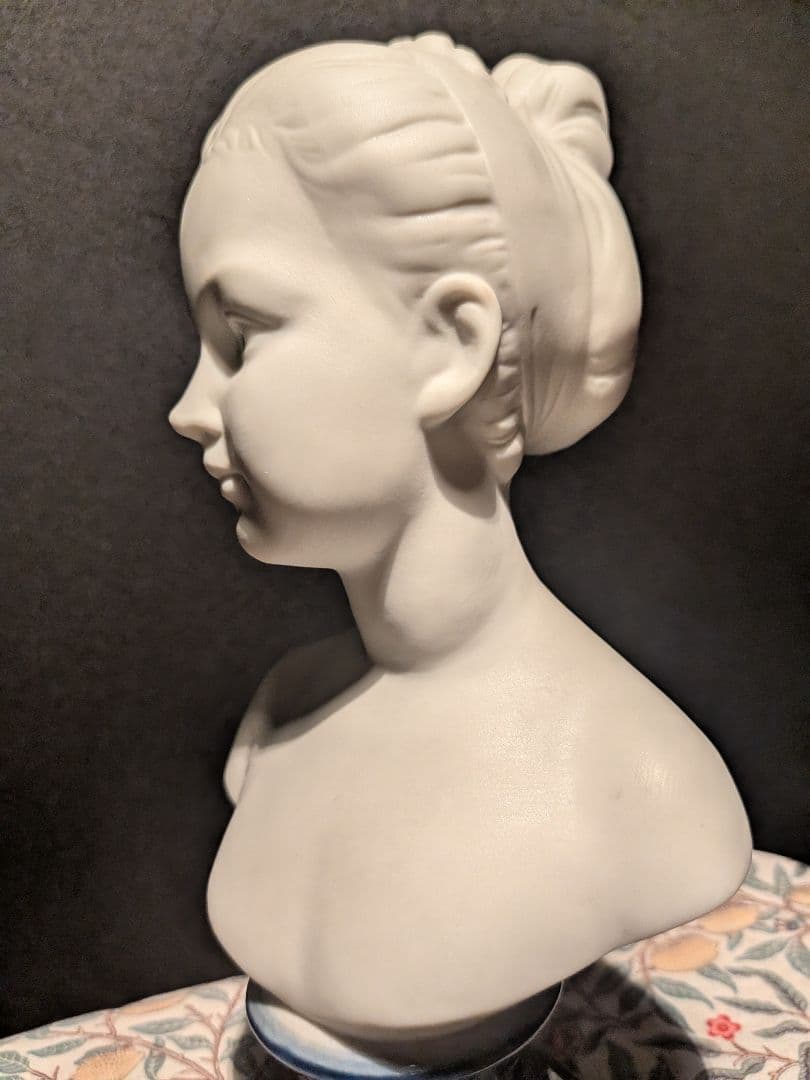 ホワイトビスク　pucci（プッチ）【 ルイーズ・ブロンニャール 】胸像