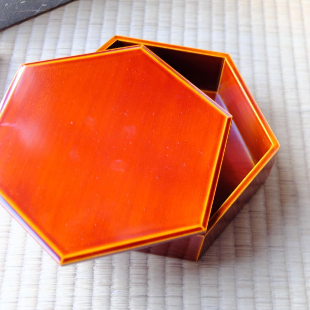 春慶　六角二段重