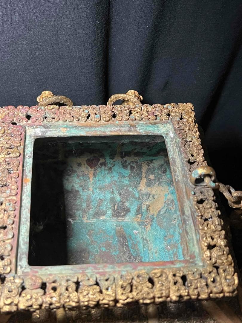 商周から戦国時代　金銅螭龍瑞獣羽文双糸壺　方盉　高台に銘文在銘(B-99)