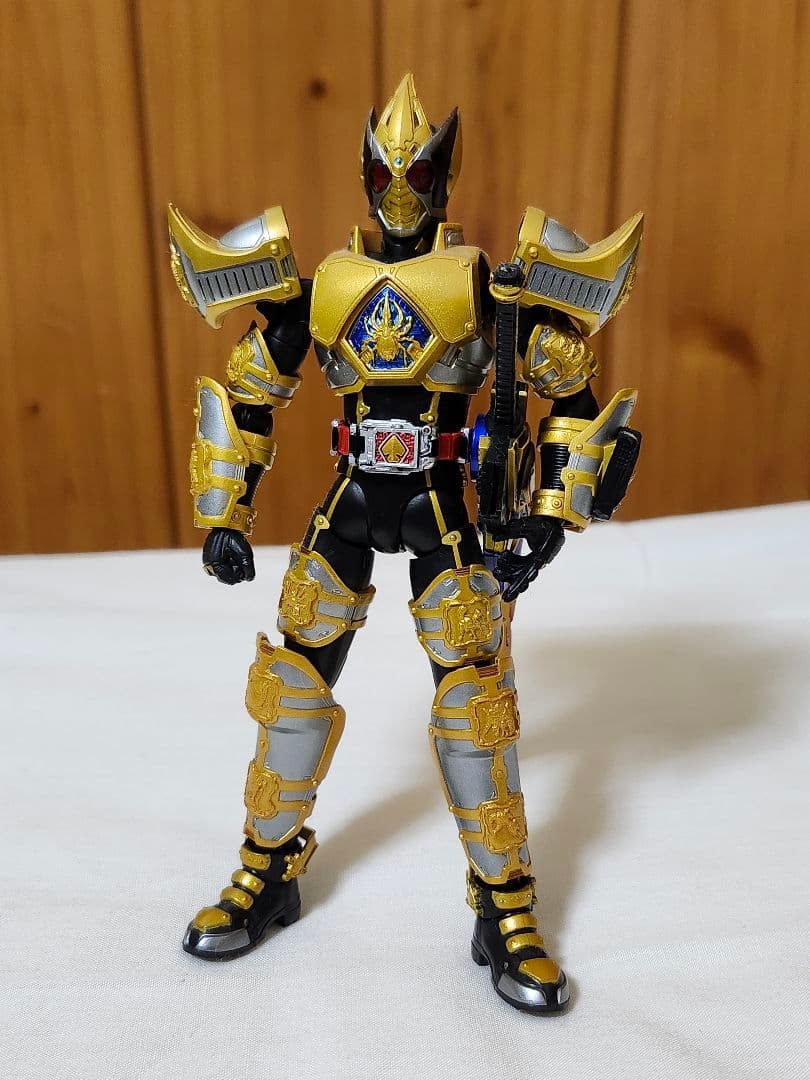 S.H.Figuarts　仮面ライダーブレイド キングフォーム　フィギュア