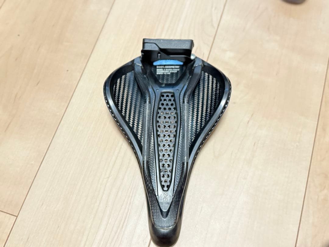 スペシャライズド　s-works power mirror サドル　143mm