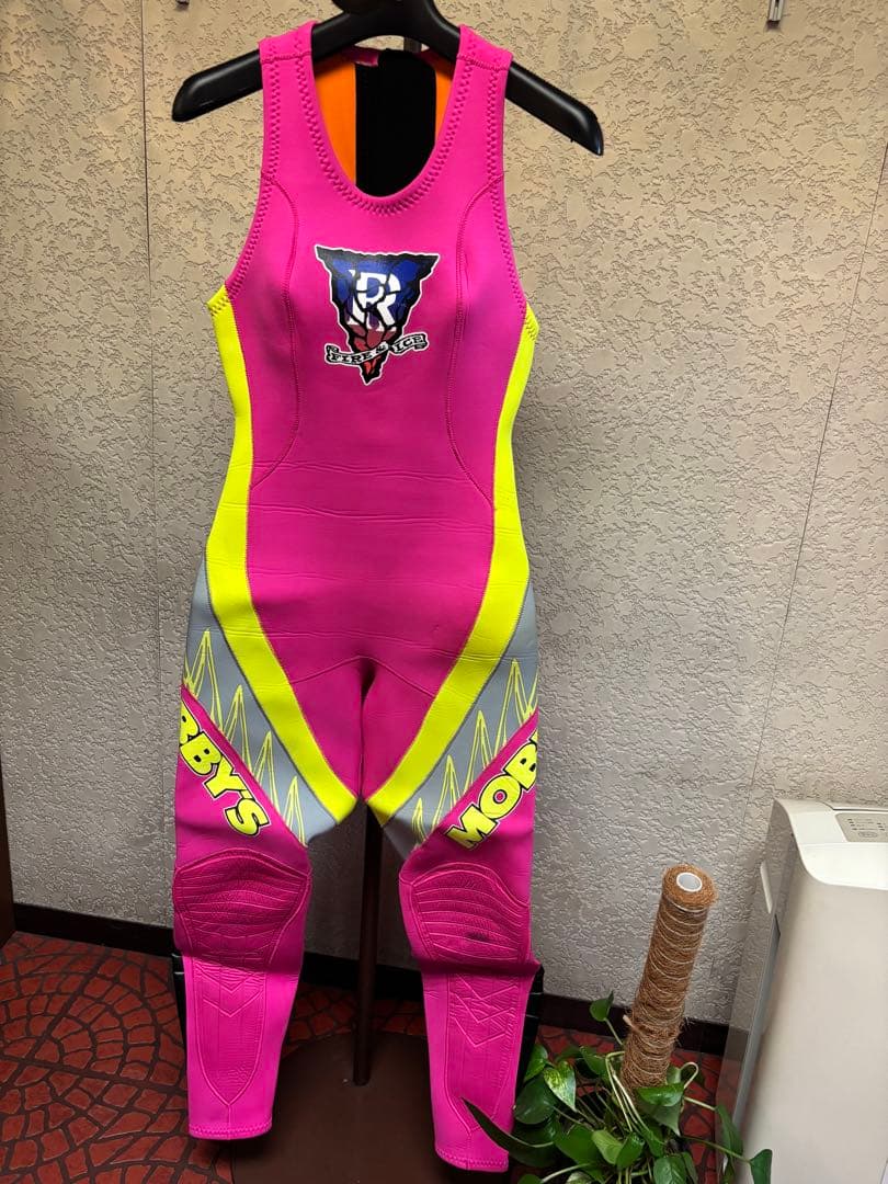 女性用　モビーズ(mobbys)ツーピース　ウエットスーツ　手袋と靴付き