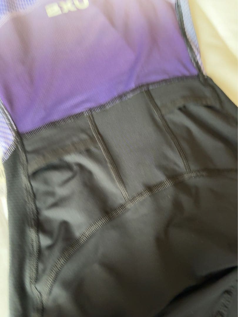 新品　2XU レディース ライトスピード トライスーツトライアスロンウエア