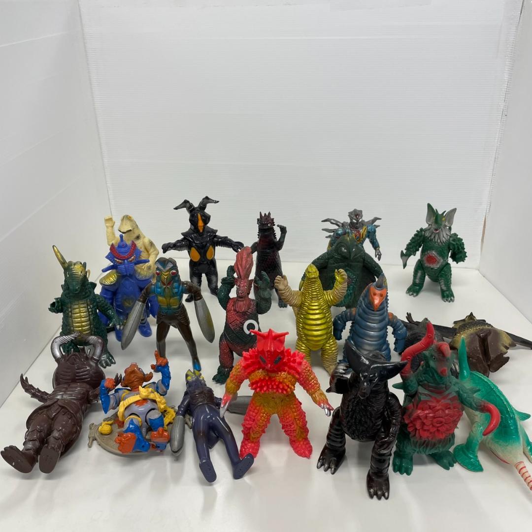BANDAI ソフビ人形まとめ ウルトラマン 怪獣 仮面ライダー 特撮