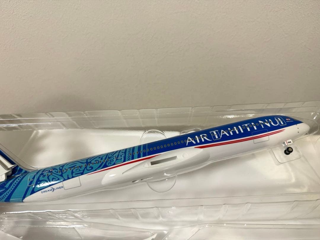【美品】エア タヒチ ヌイ B787-9 モデルプレーン 1/200