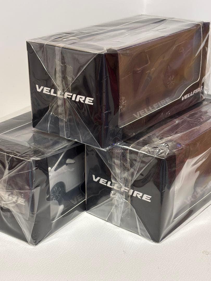 TOYOTA ヴェルファイア30系後期ミニカー1/30ダイキャスト製　3台セット