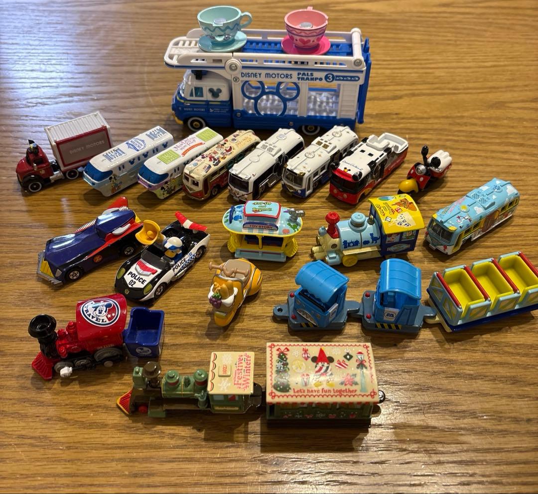 【Disneyランド＆シー購入 トミカ】クリスマス ミニカーセット