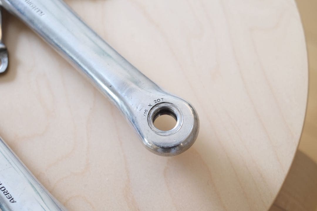 スギノ　AERO MIGTHY クランクセット　165mm/47T 競輪　ピスト