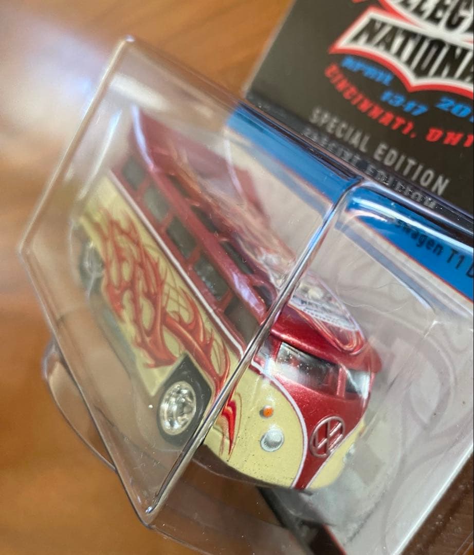 ホットウィール　フォルクスワーゲンT1ドラッグバス