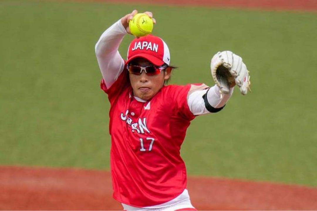 上野由岐子投手 プロ支給品 実使用グローブ ビックカメラ高崎 直筆サイン入り