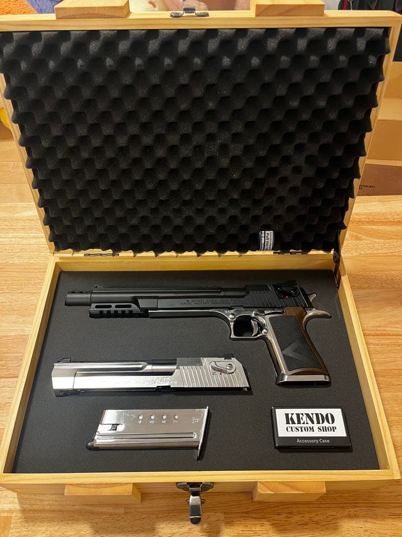 東京マルイ　ライトニングホーク　RE2 バイオハザード