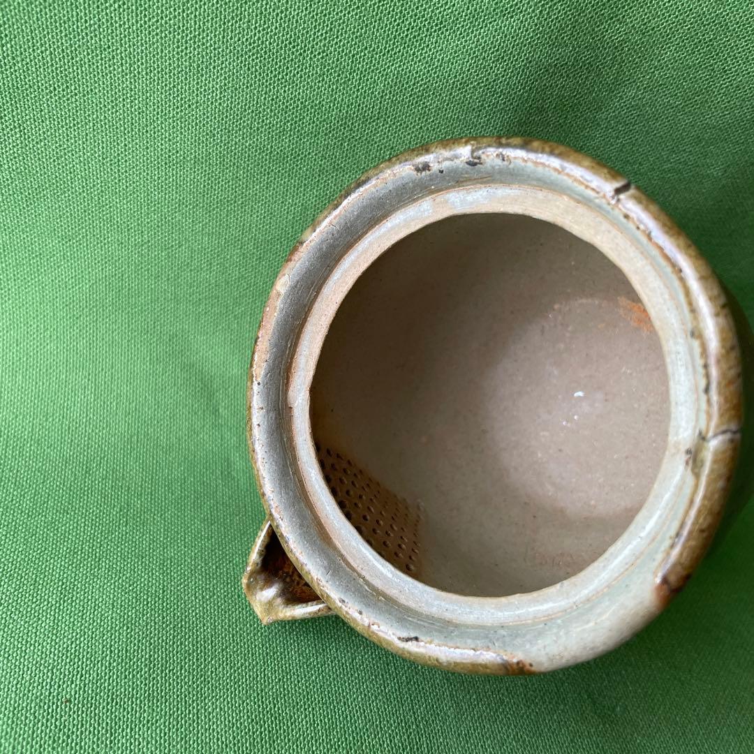 備前焼 手びねり宝瓶 松かさ摘み胡麻