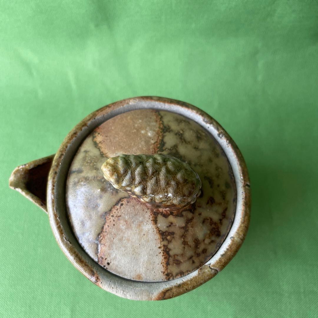 備前焼 手びねり宝瓶 松かさ摘み胡麻