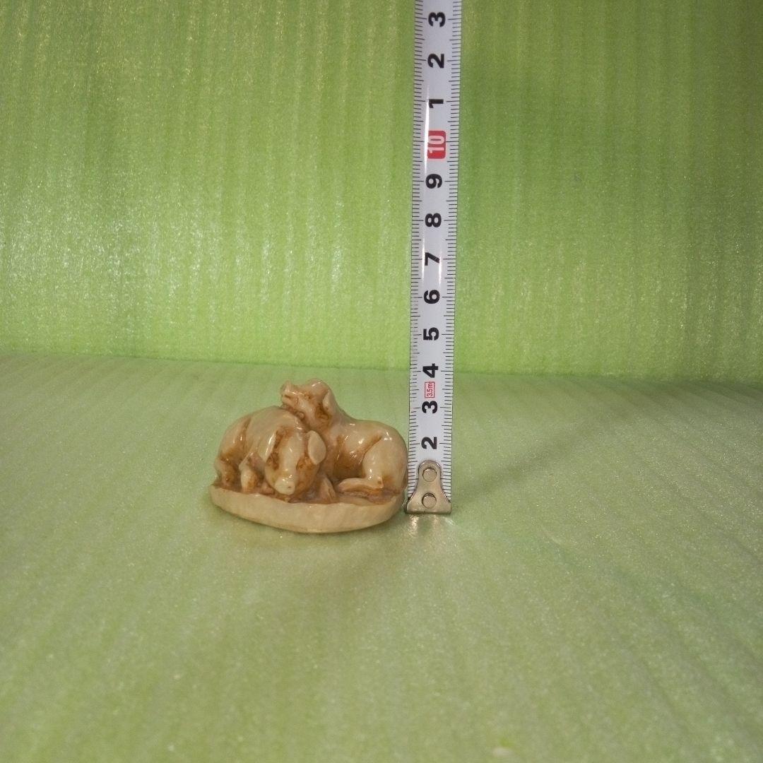 豚の置物　二匹の豚　フィギュア　オブジェ　ディスプレイ　アンティーク　レトロ