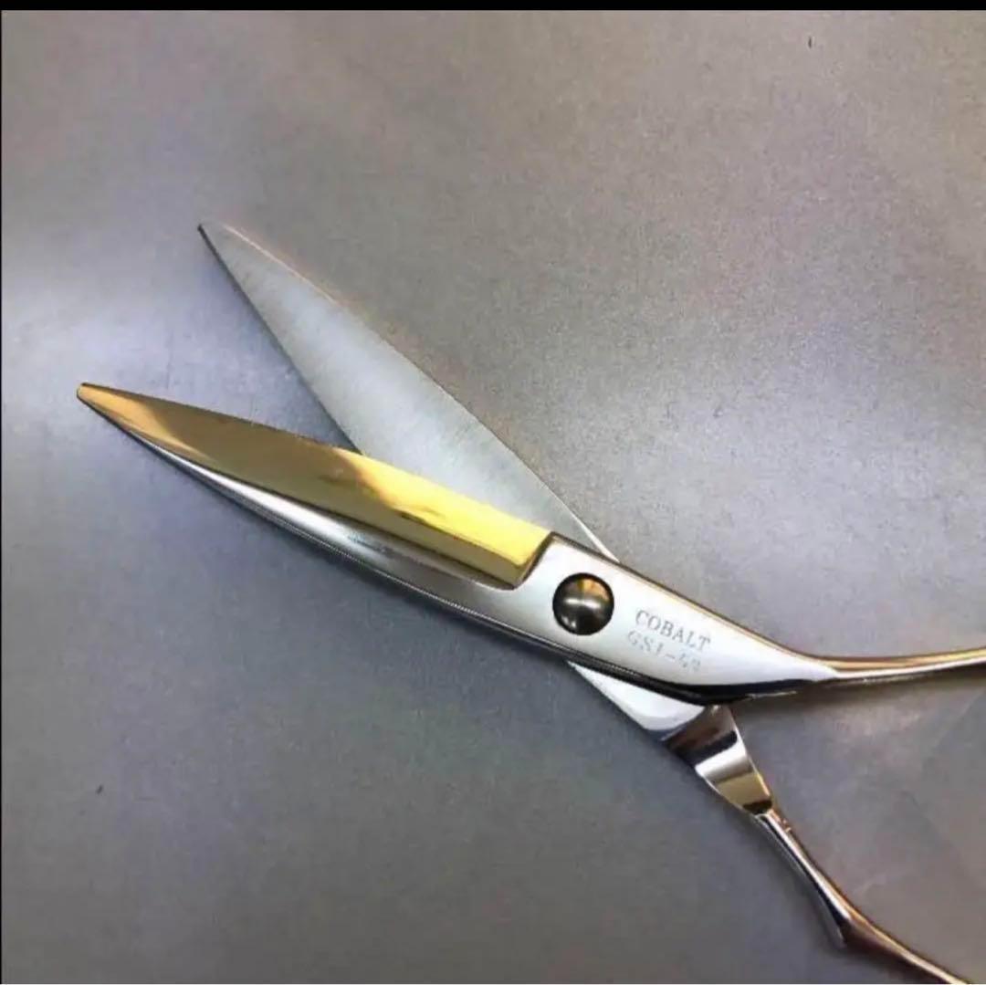 6インチシザー 新品未使用　安定感あるとても扱いやすい最高のグリップ！