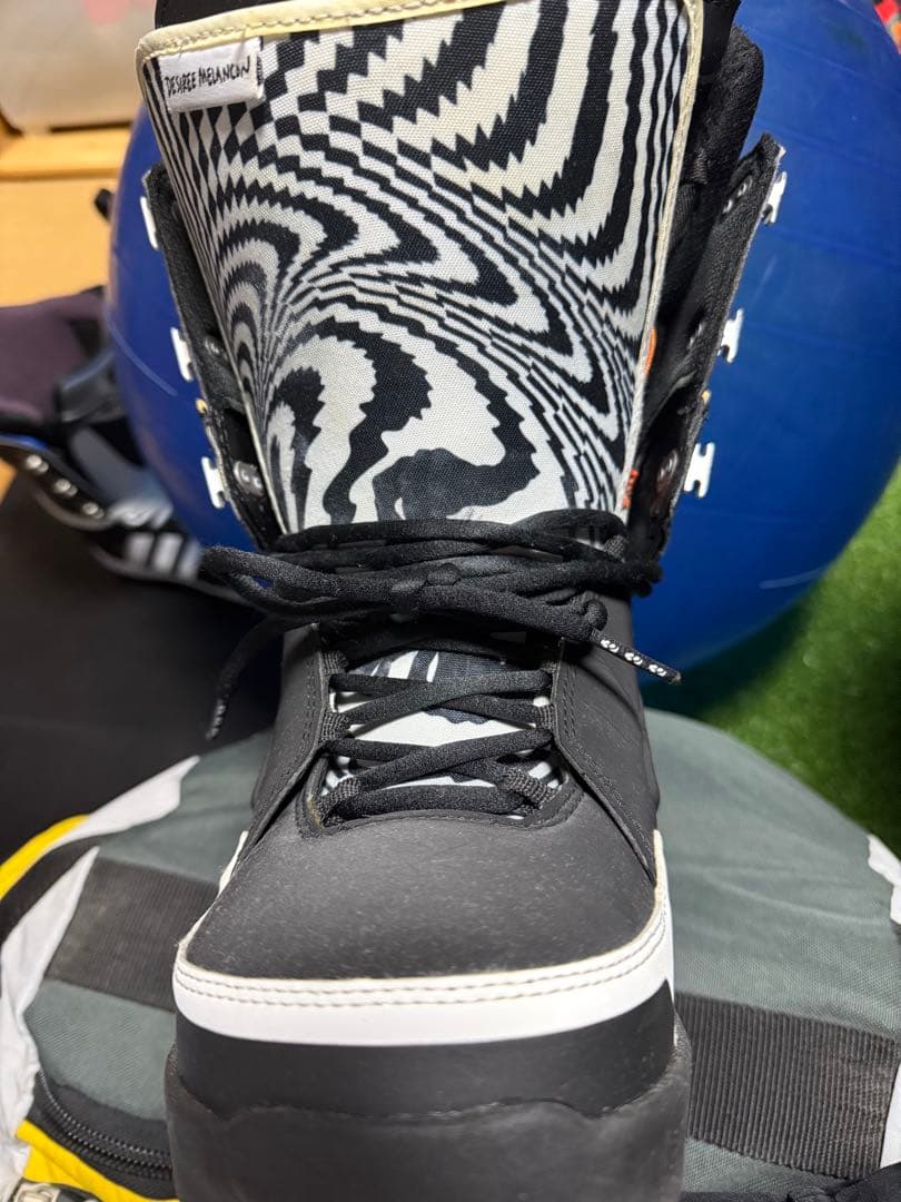 thirtytwo スノーボードブーツ W7.5