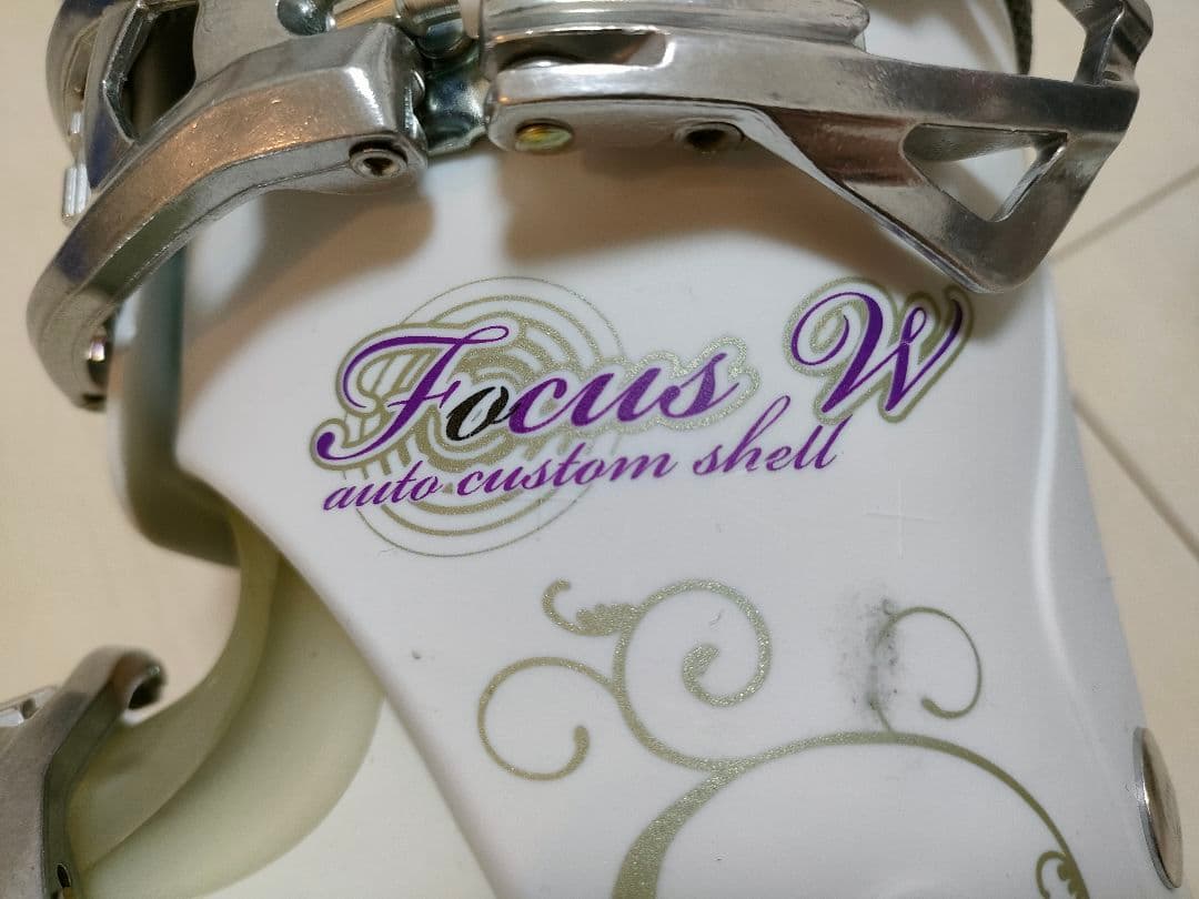 Salomon Focus W 23.5cm ホワイト　サロモン