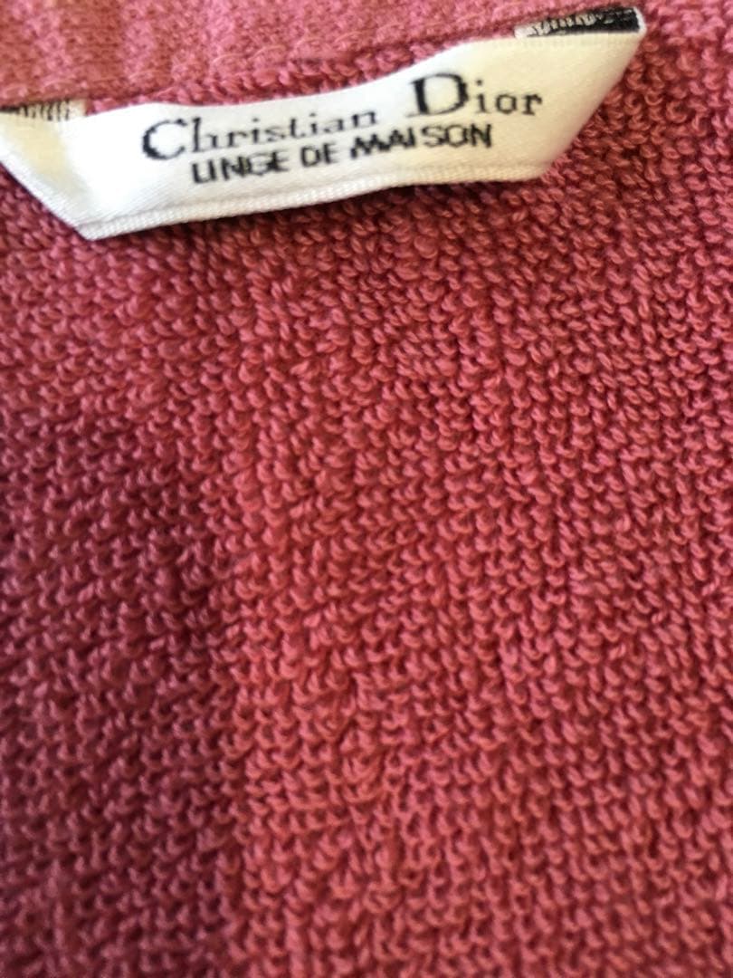 Christian Dior　ロゴ刺繍入り　大判バスタオルと大判フェイスタオル