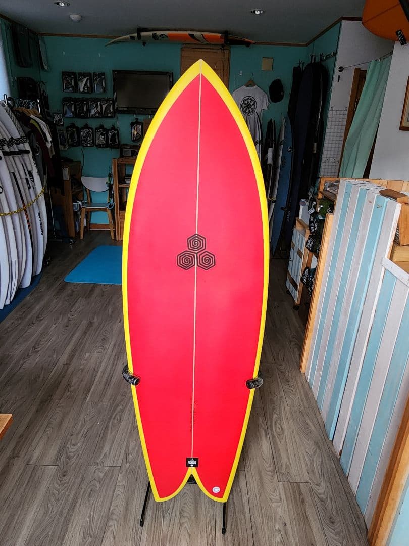 新品送込アルメリック5.5 Feb's Fish 赤スプ＋黄レール A2533