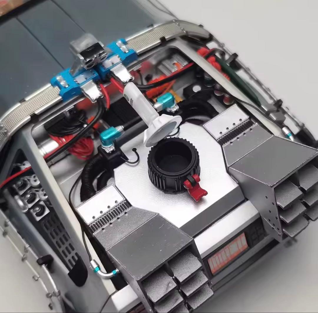 デロリアン 1/18スケール モデル Hot Wheels