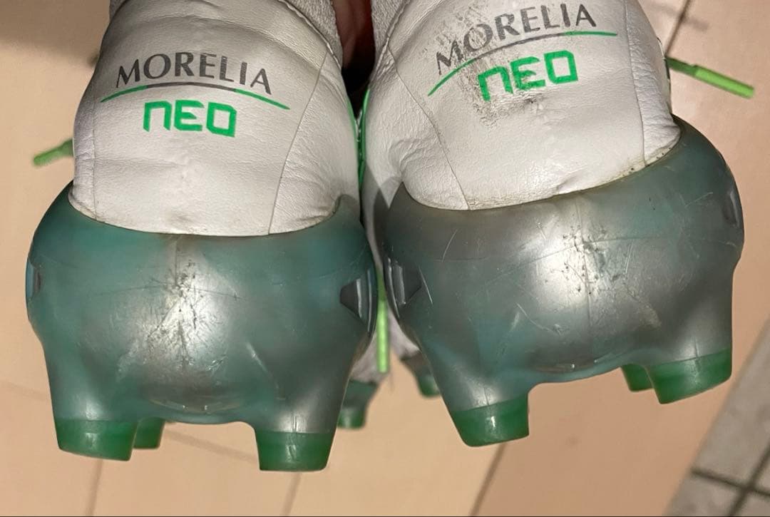 Cartoon ミズノ モレリアネオ3 MORELIA NEO3