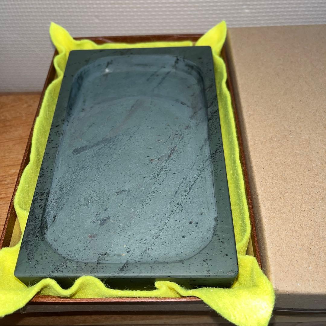 ⭕️中国緑端渓硯　長方研　石紋が綺麗　硯陰中彫り　洮河緑石　松花紅緑石　硯