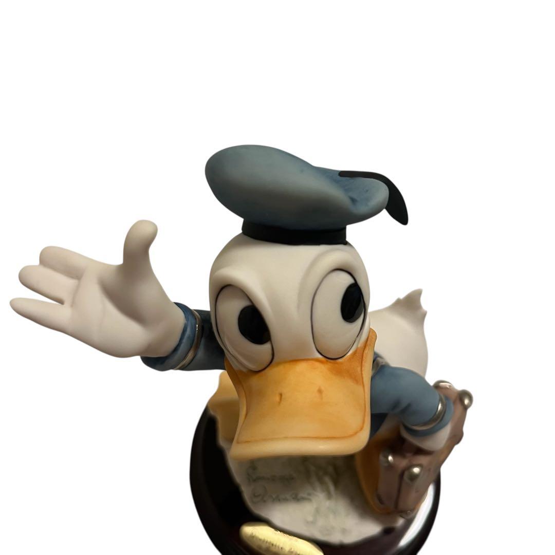 ジョゼッペアルマーニ ドナルドダック 限定フィギュア