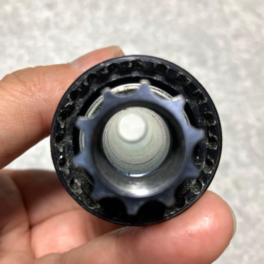 ストロングライト TWISTER BBボトムブラケット(チタン)