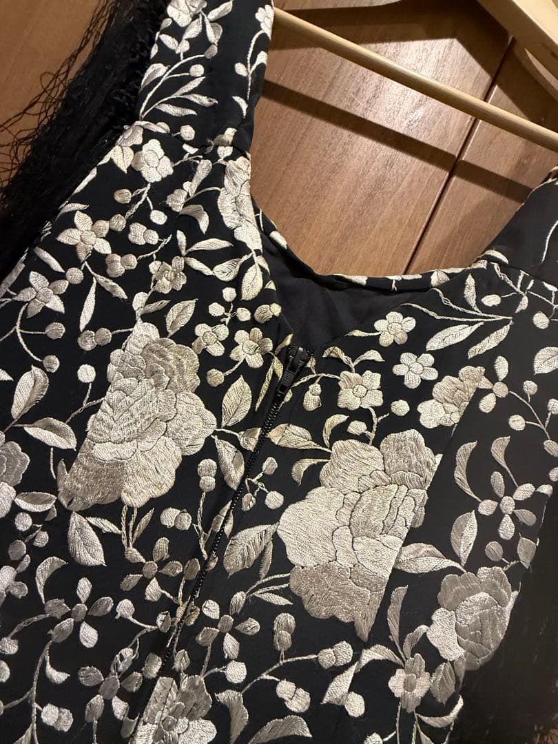 ☆美品レア☆刺繍マントン　フラメンコ衣装　ブラック　スペインにてオーダーメイド