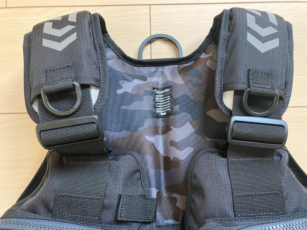 ダイワ ライトフロートゲームベスト DF-6406