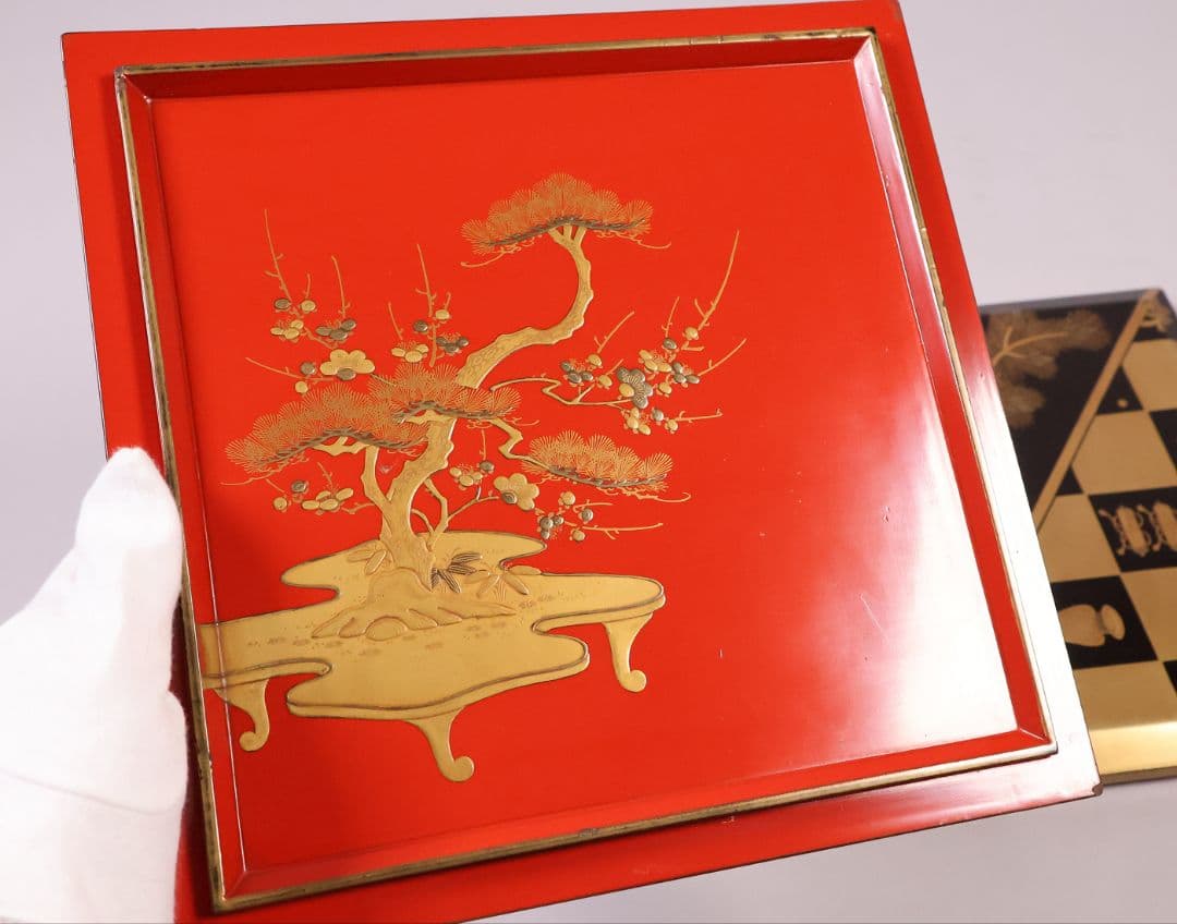 【MB209】時代物 市松に宝尽 松竹梅 金蒔絵 五段重箱 台付 天然木 漆塗