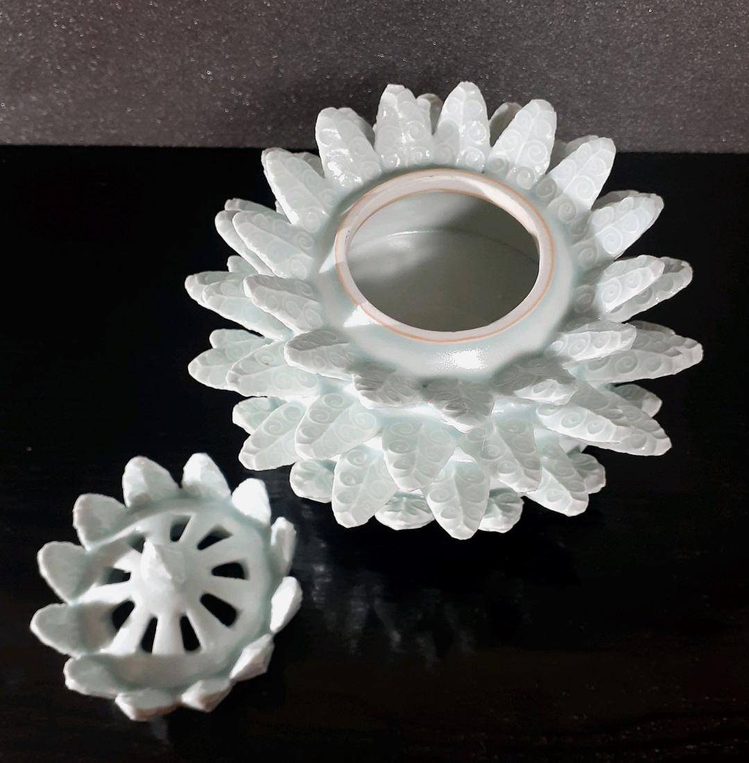 京焼　清水焼　名工　【吉川充】造　青白磁　獣足　香器　香炉　個展出品作品