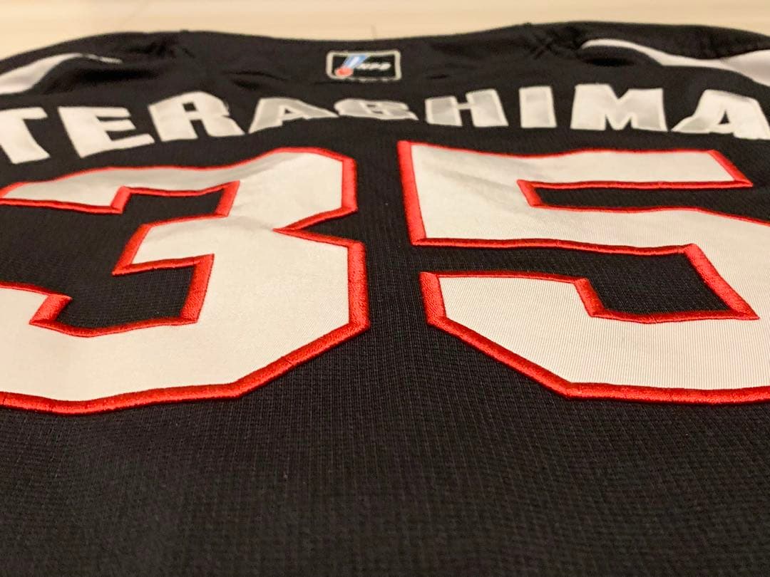 元千葉ロッテ寺嶋寛大実使用・サイン入りユニフォーム