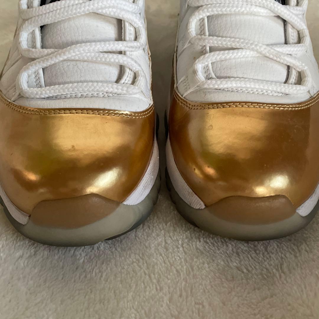 Nike Air Jordan 11 Retro Low ホワイト/ゴールド