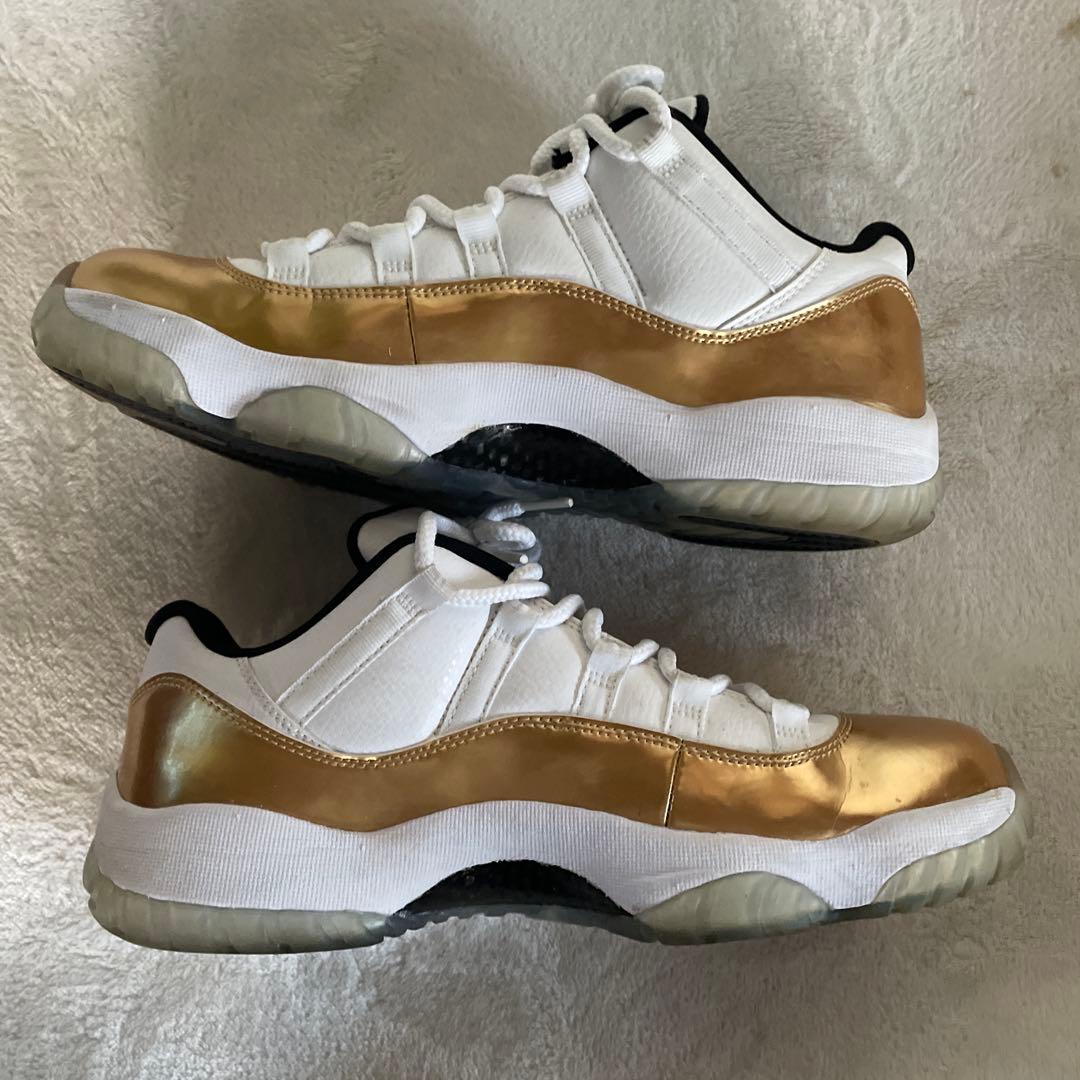 Nike Air Jordan 11 Retro Low ホワイト/ゴールド