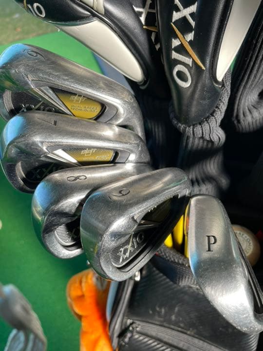 超人気ゼクシオ8クラブ13本セット