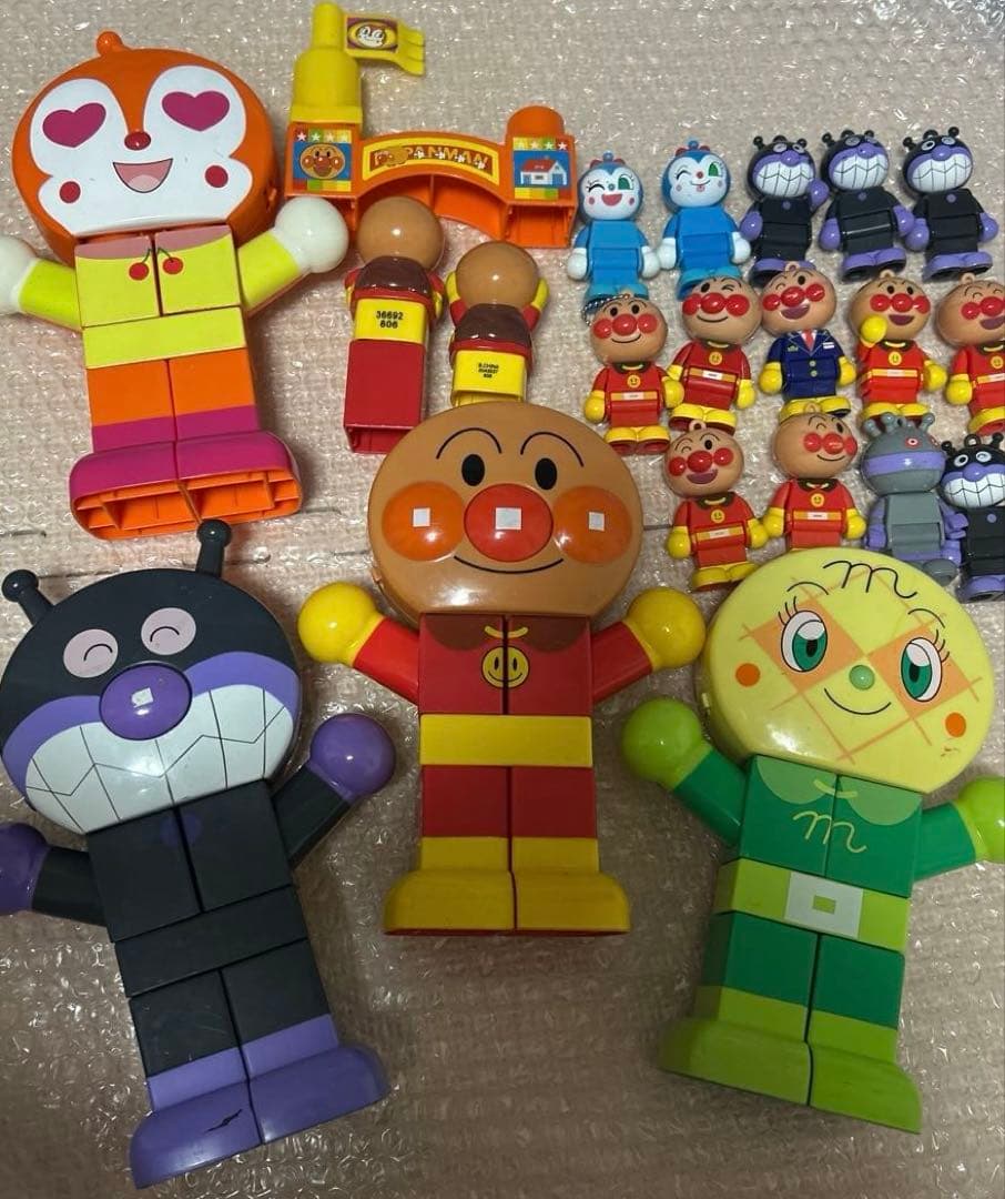 アンパンマン　おしゃべりメガブロック　ブロックラボ　レトロ　知育玩具