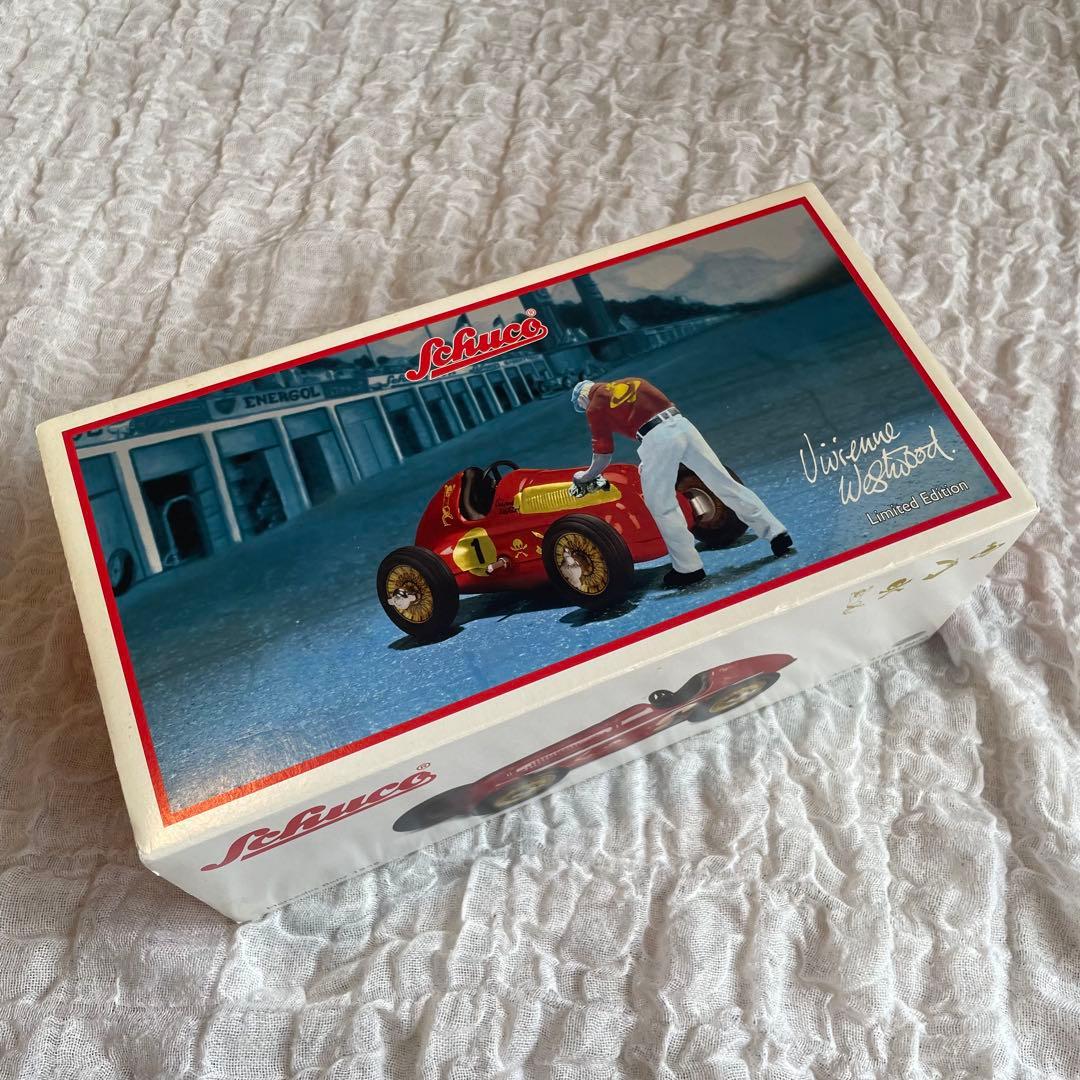 Vivienne Westwood コラボ　Schuco シュコー　ミニカー　赤